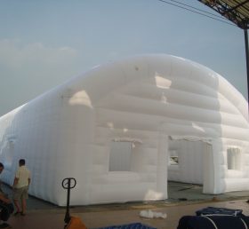 Tent1-70 白い巨大空気入りテント
